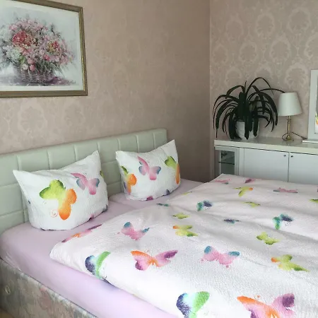 5 Sterne Ferienwohnung Cattaleya Emden Esterno foto