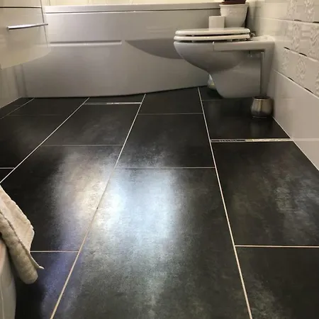 5 Sterne Ferienwohnung Cattaleya Emden Esterno foto