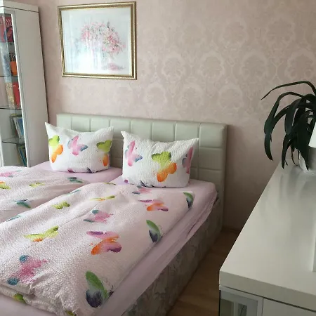 5 Sterne Ferienwohnung Cattaleya Emden Esterno foto